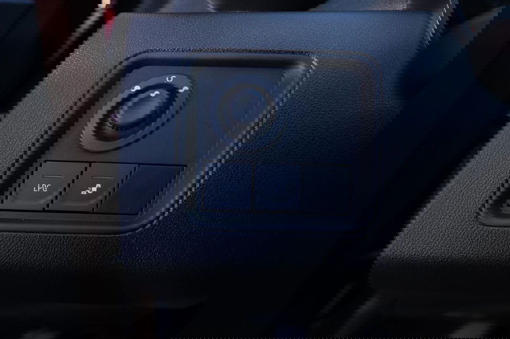 Dacia Duster usata a Torino (9)