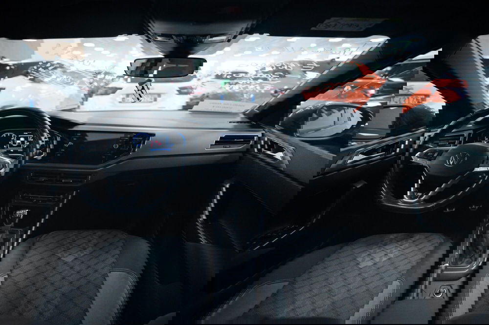 Volkswagen Taigo usata a Torino (12)