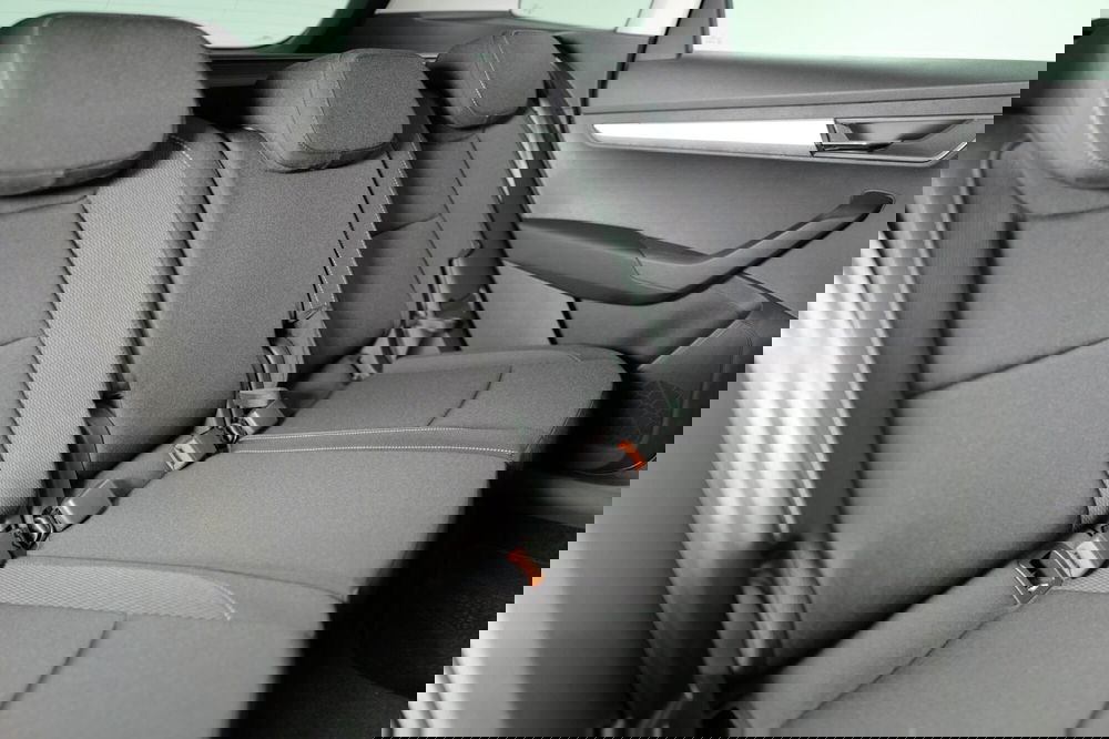 Skoda Karoq nuova a Varese (12)