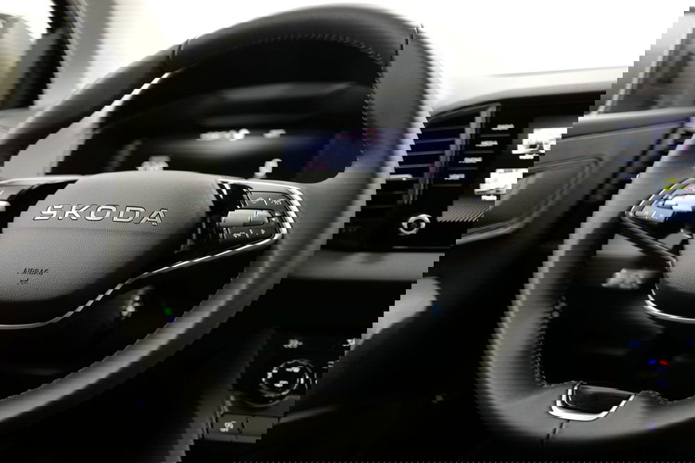 Skoda Karoq nuova a Varese (14)