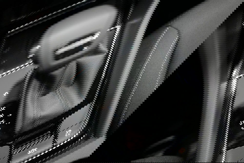 Skoda Karoq nuova a Varese (15)