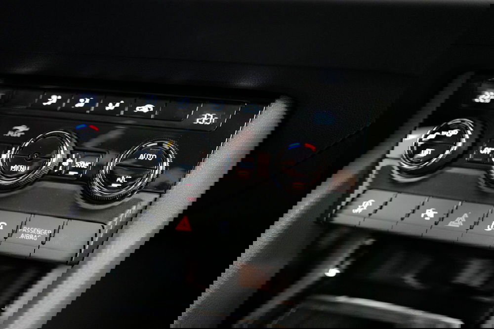 Skoda Karoq nuova a Varese (18)