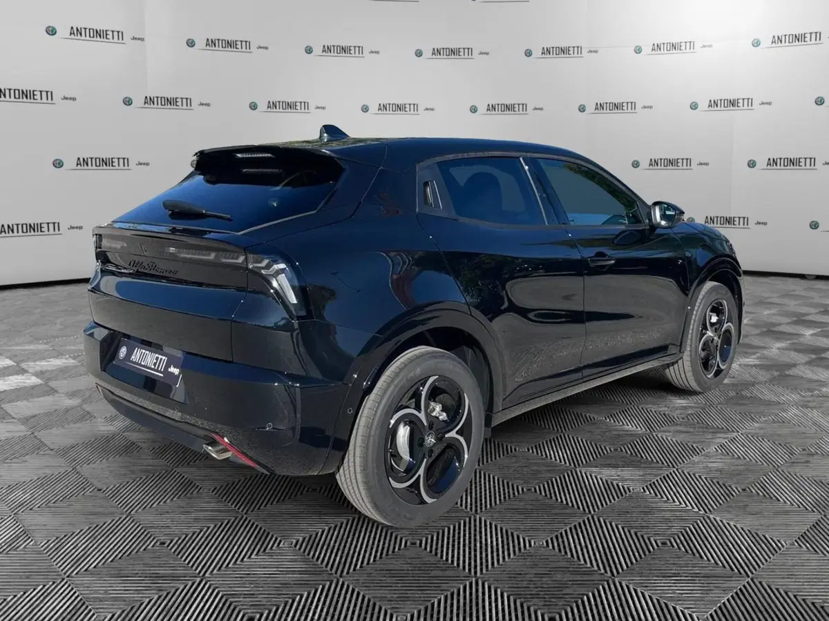 Alfa Romeo Junior nuova a Ancona (5)