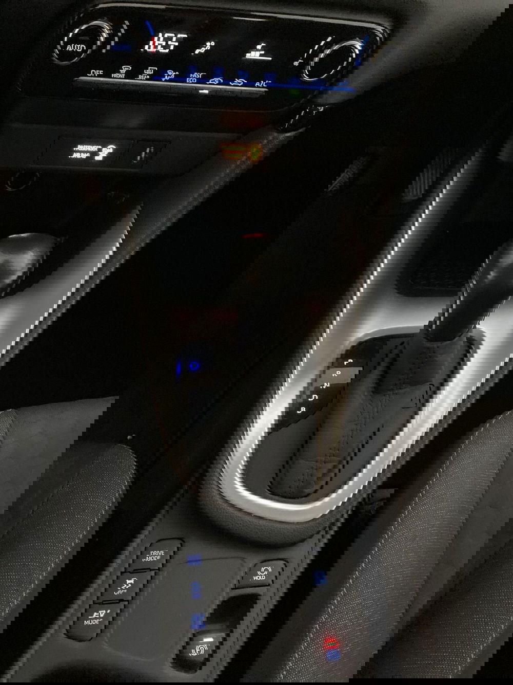 Toyota Yaris usata a Barletta-Andria-Trani (14)