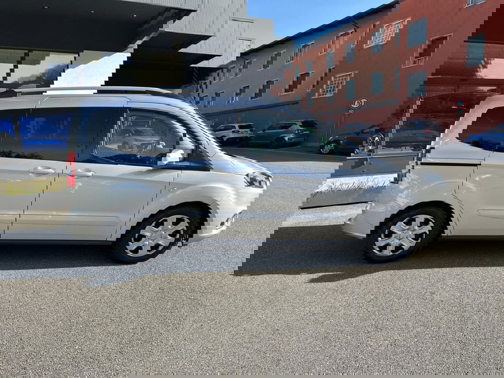 Ford Tourneo Courier usata a Vercelli (8)