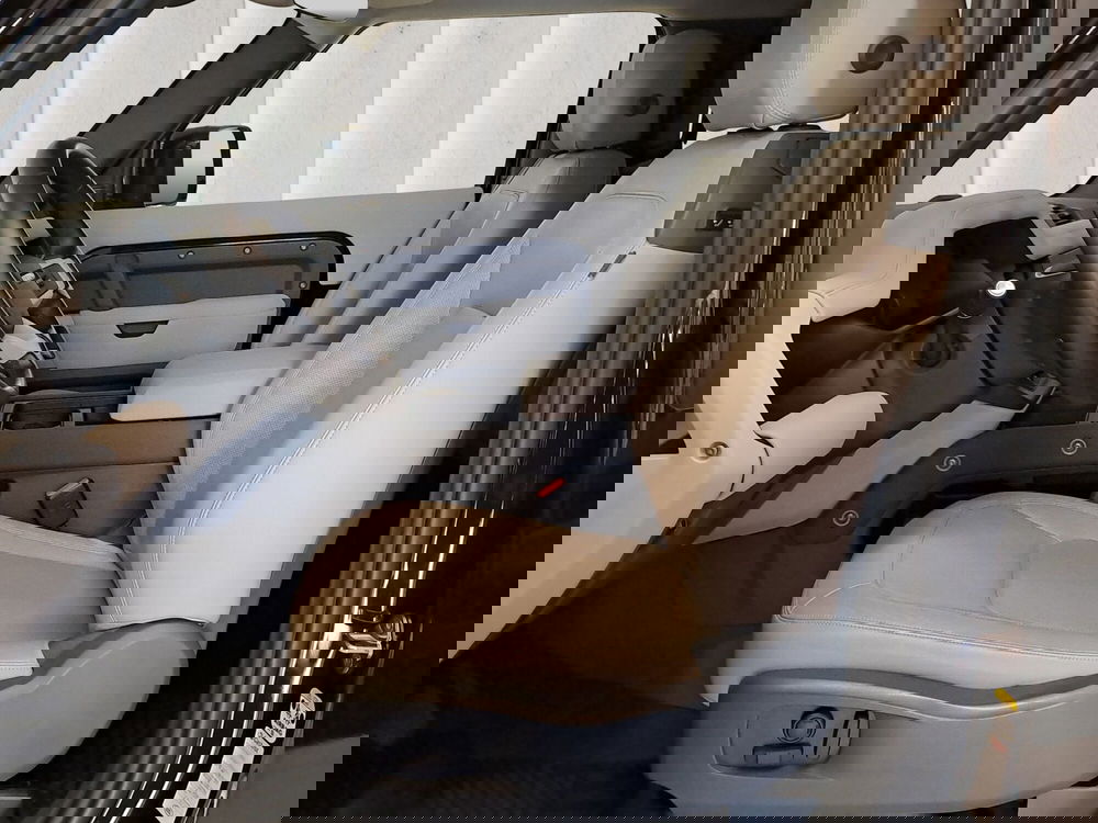 Land Rover Defender usata a Milano (18)