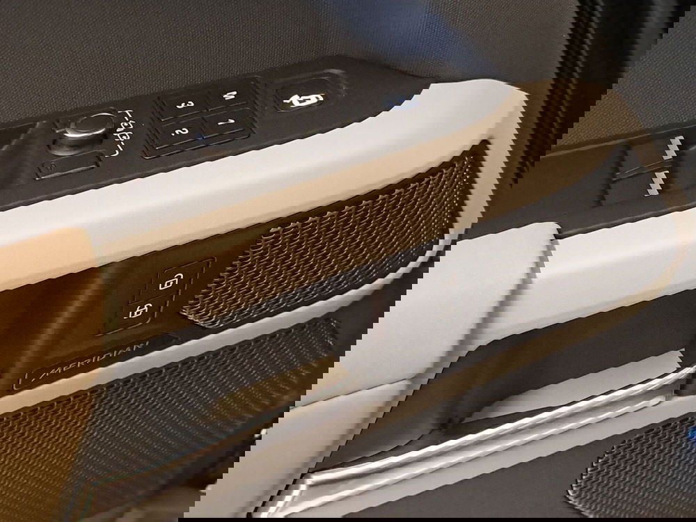 Land Rover Defender usata a Milano (19)