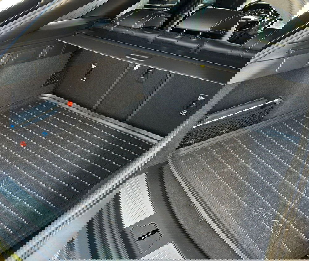 Land Rover Range Rover Velar usata a Ferrara (10)