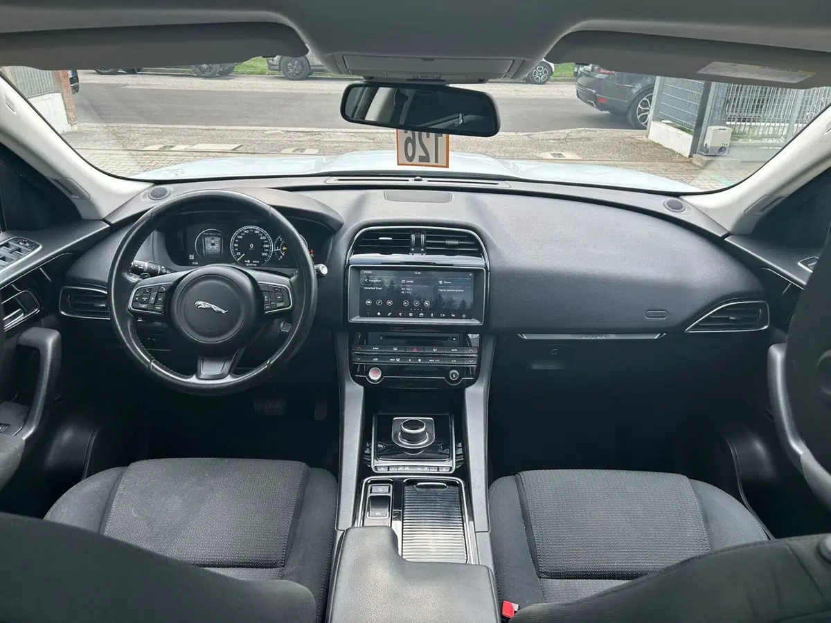 Jaguar F-Pace usata a Ferrara (4)