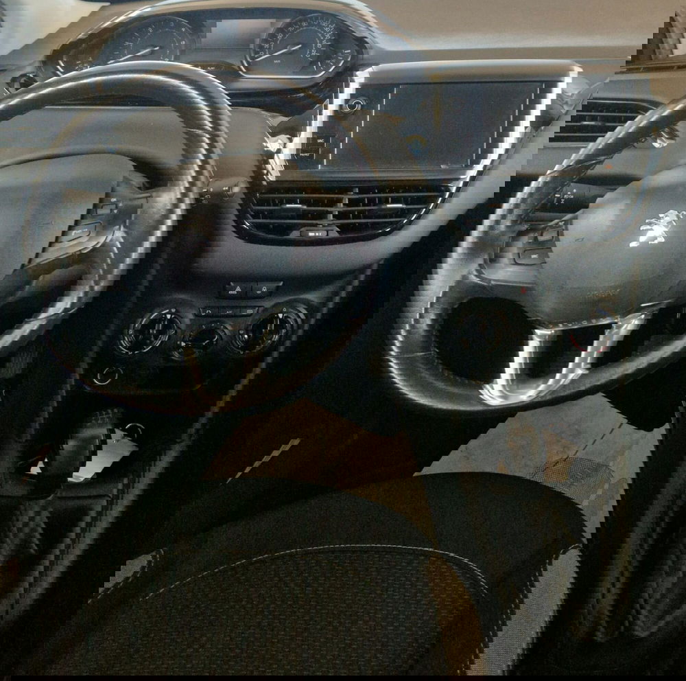 Peugeot 208 usata a Terni (12)