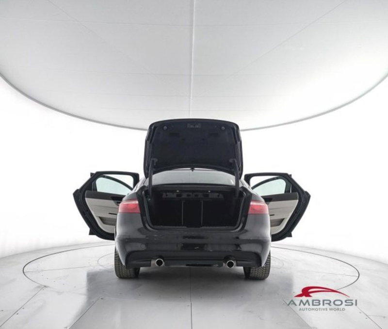 Jaguar XF usata a Perugia (7)