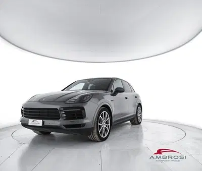 Porsche Cayenne Coup&eacute; 3.0 e-hybrid S 5p.ti tiptronic del 2021 usata a Corciano