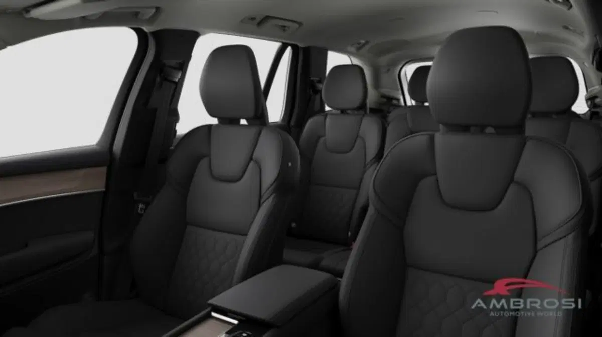 Volvo XC90 nuova a Perugia (12)
