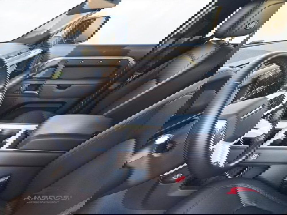 Land Rover Defender nuova a Perugia (9)