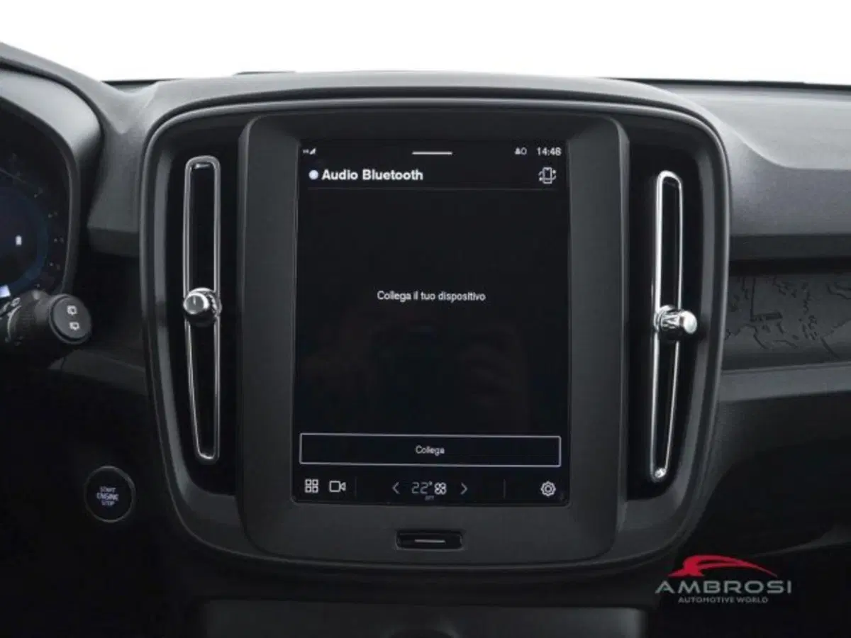 Volvo XC40 nuova a Perugia (7)