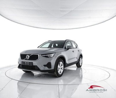 Volvo XC40 B3 automatico Essential nuova a Corciano