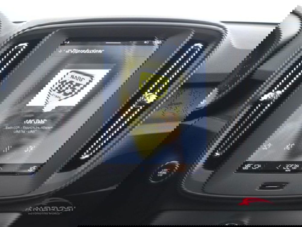 Volvo XC40 nuova a Perugia (13)