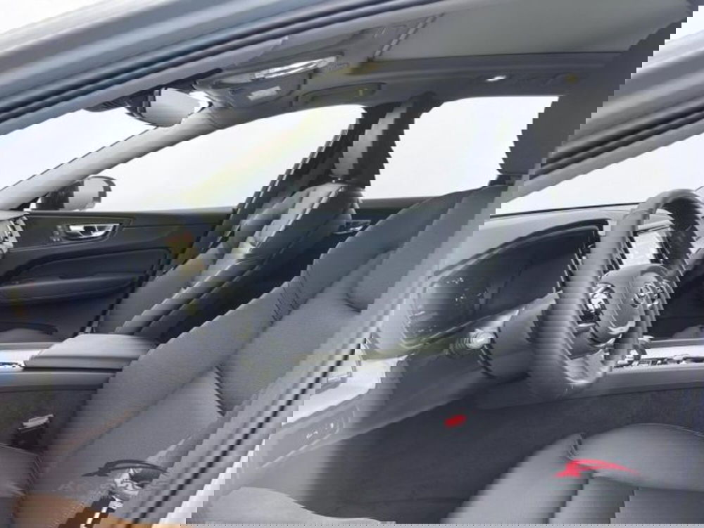 Volvo XC60 nuova a Perugia (10)