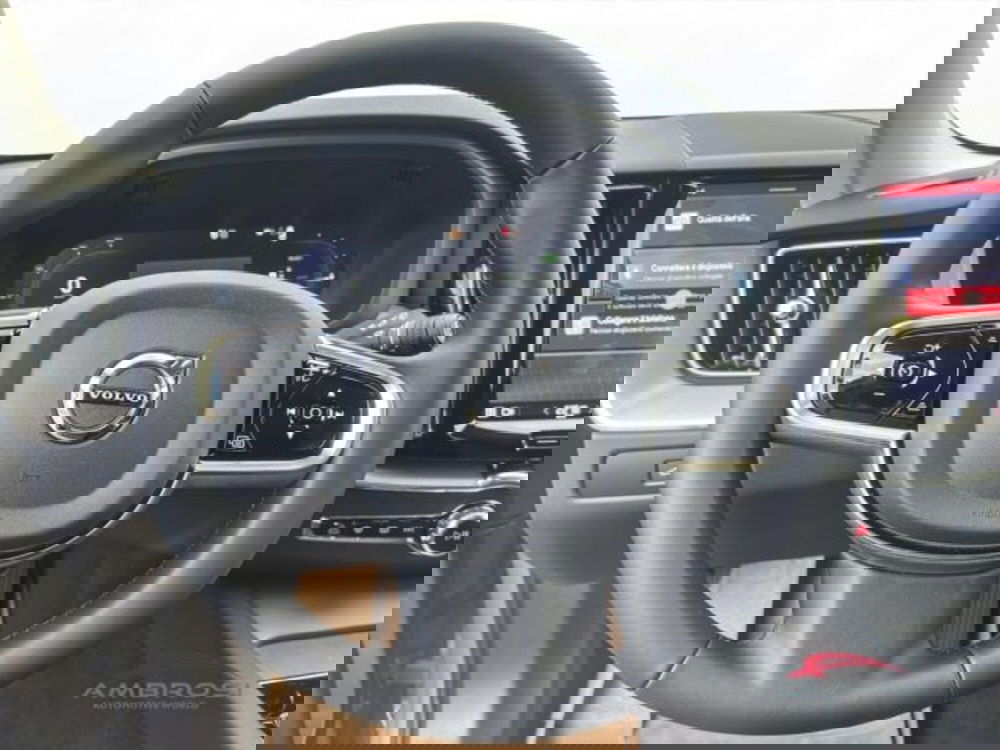 Volvo XC60 nuova a Perugia (13)