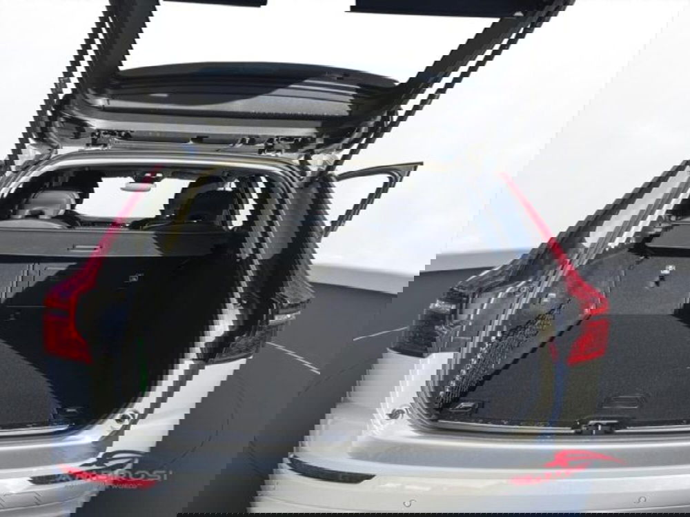 Volvo XC60 nuova a Perugia (9)