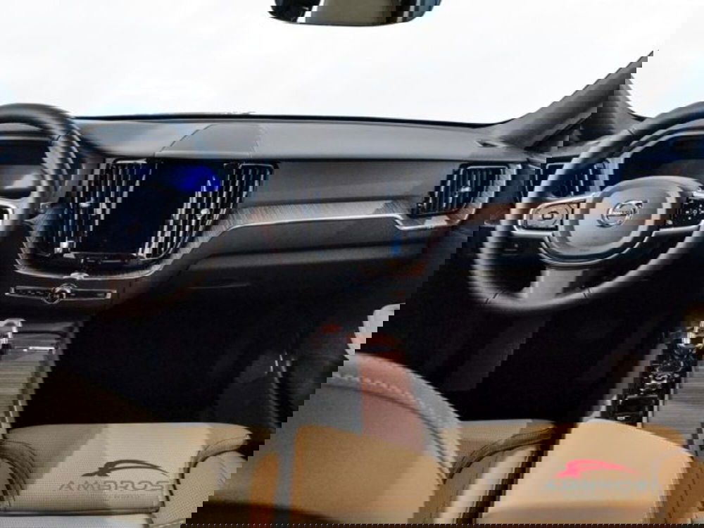 Volvo XC60 nuova a Perugia (13)