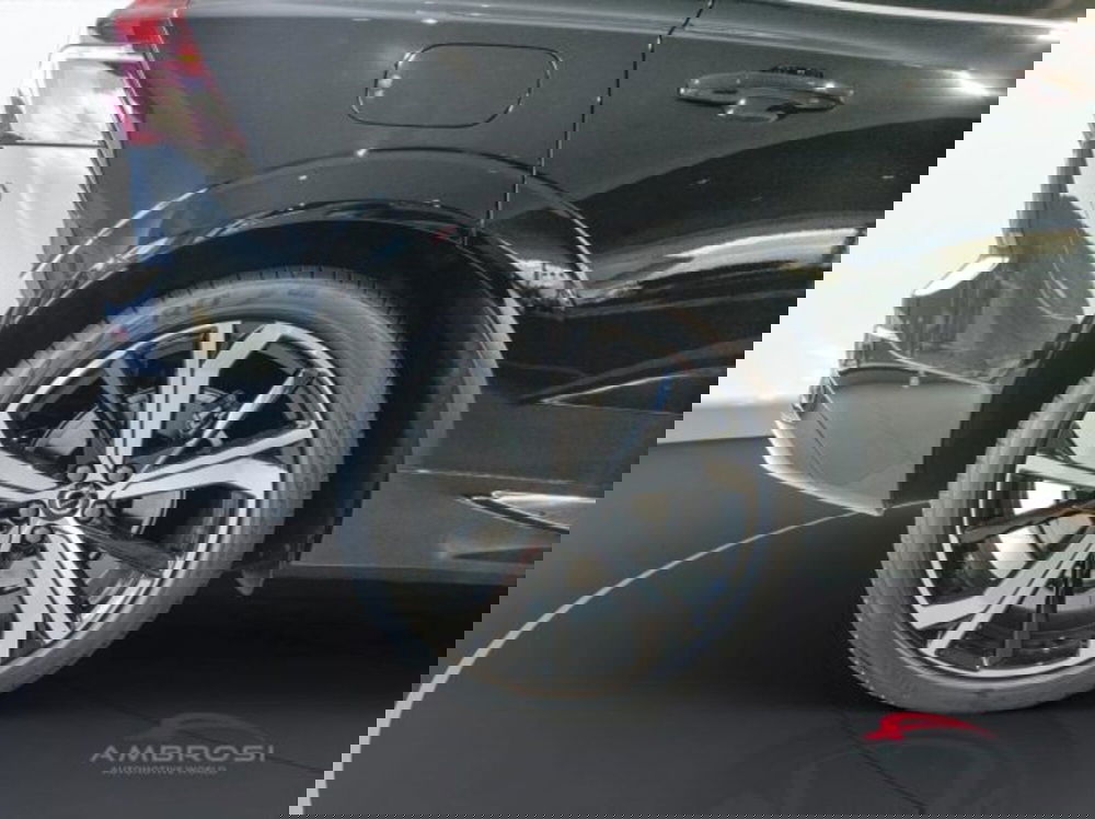 Volvo XC60 nuova a Perugia (14)