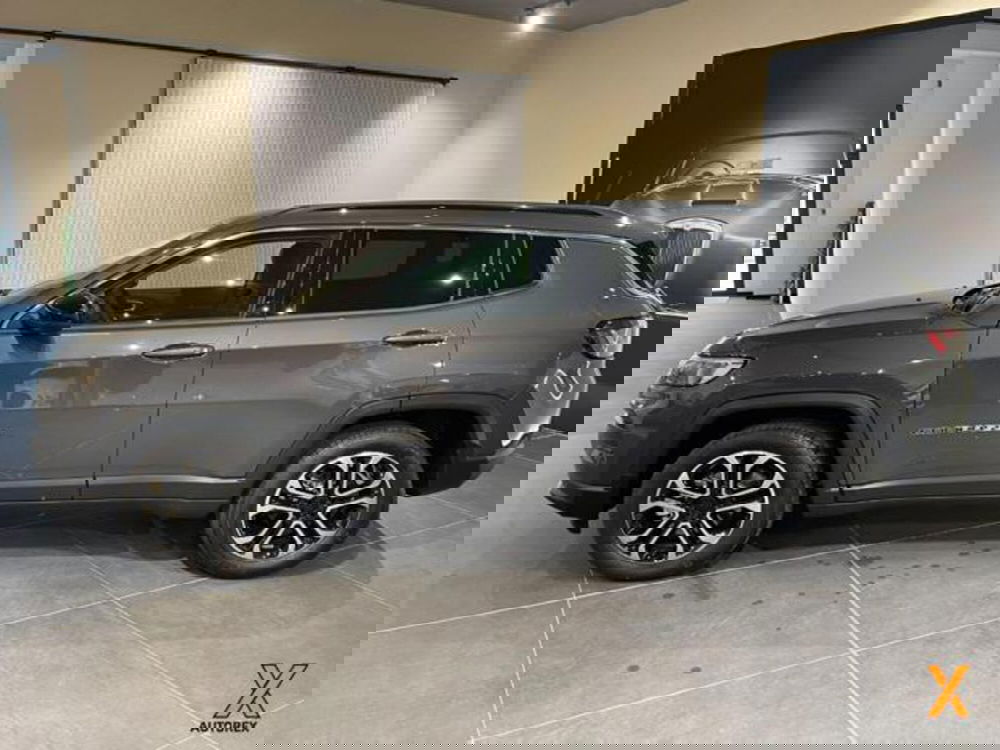 Jeep Compass nuova a Varese (4)