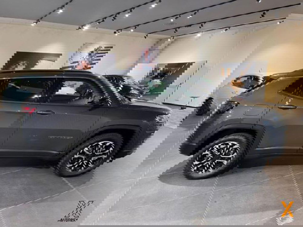 Jeep Compass nuova a Varese (5)