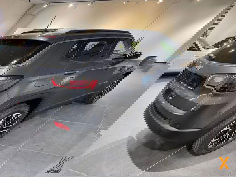 Jeep Compass nuova a Varese (6)