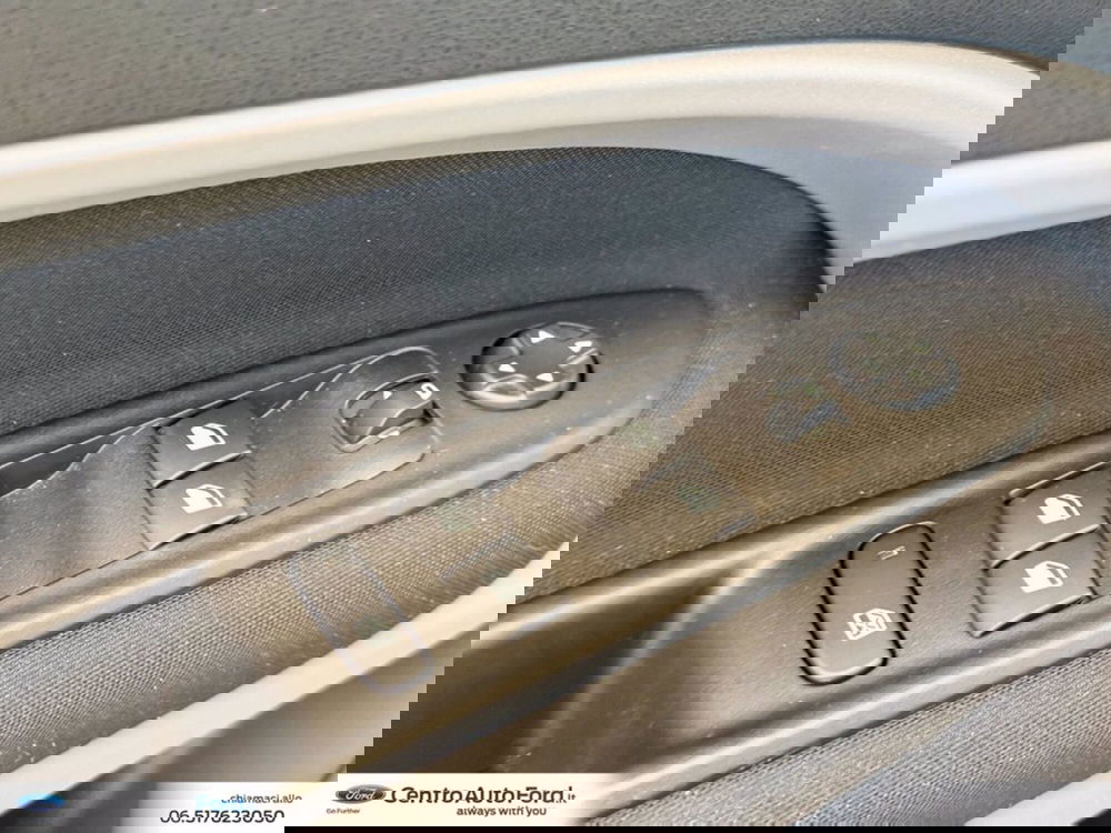 Jeep Avenger usata a Roma (19)