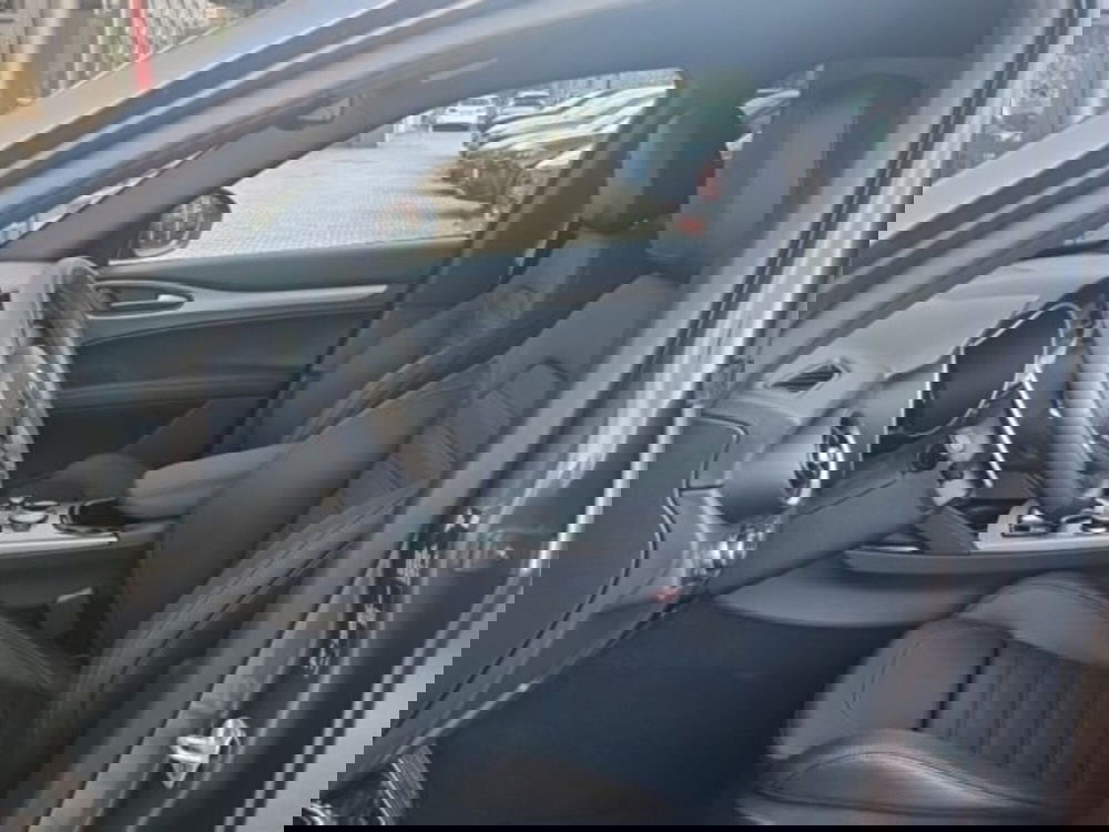 Alfa Romeo Stelvio nuova a Monza e Brianza (11)