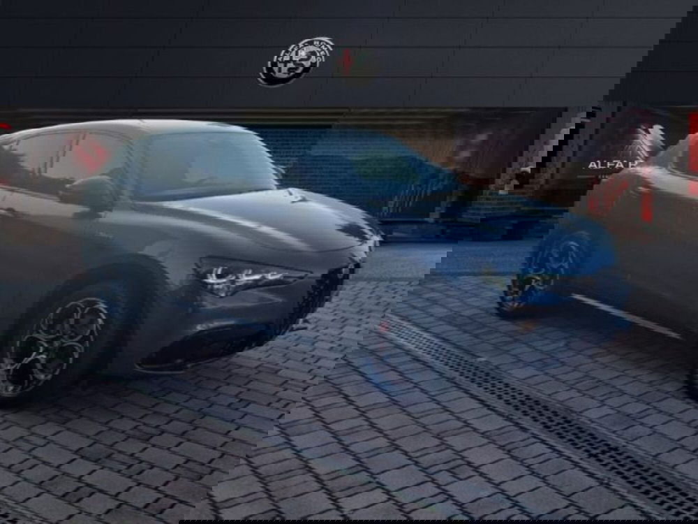 Alfa Romeo Stelvio nuova a Monza e Brianza (3)