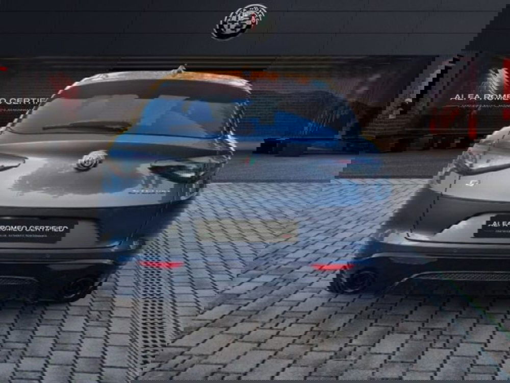 Alfa Romeo Stelvio nuova a Monza e Brianza (5)