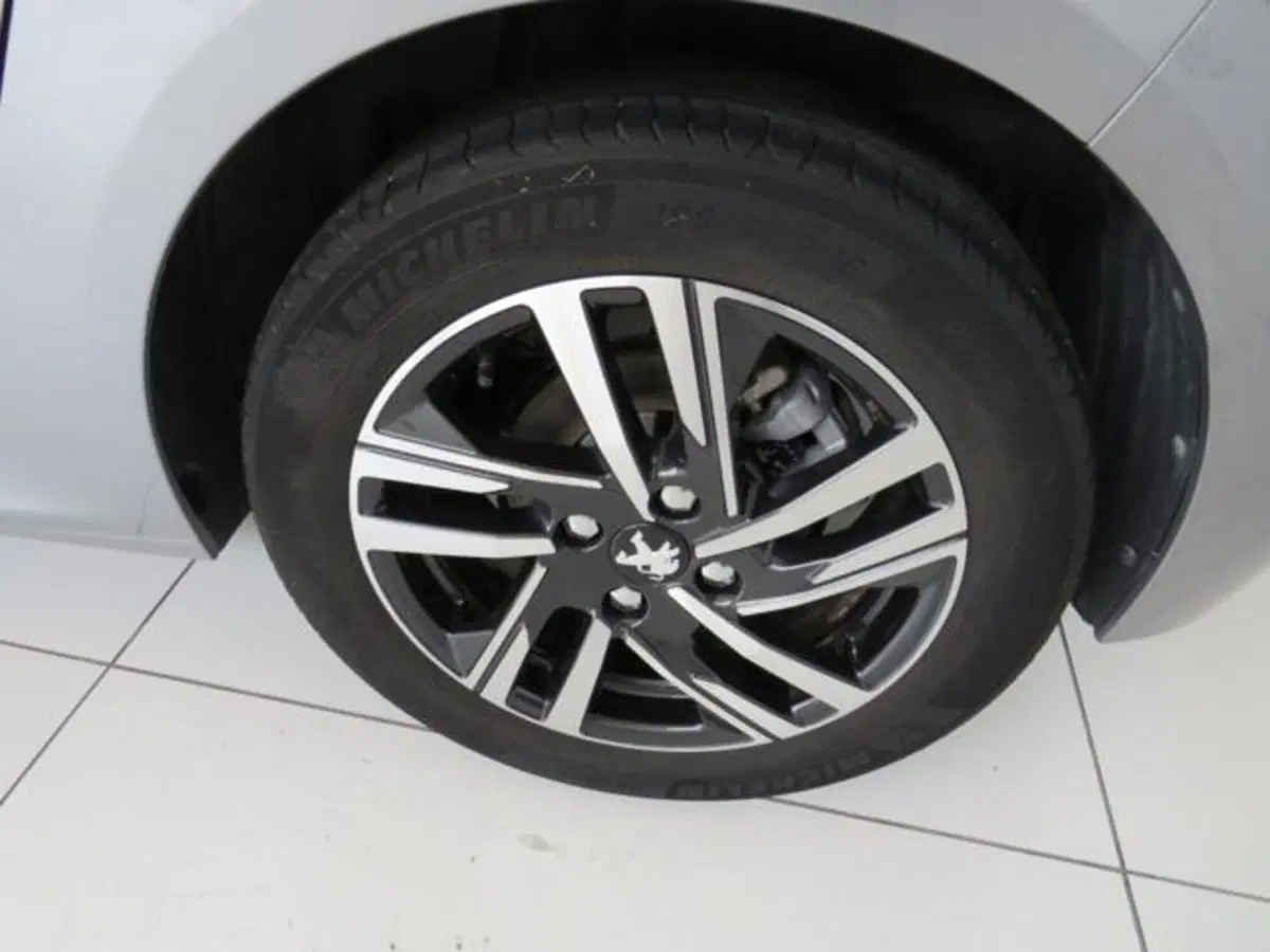 Peugeot 208 usata a Lodi (15)