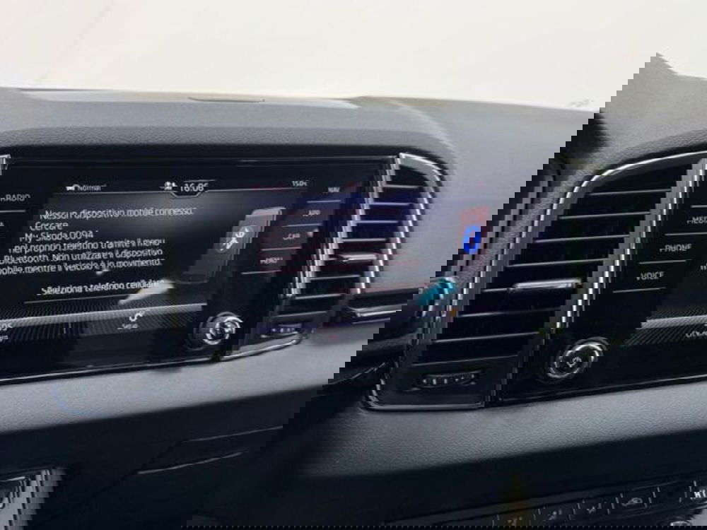 Skoda Karoq usata a Como (14)