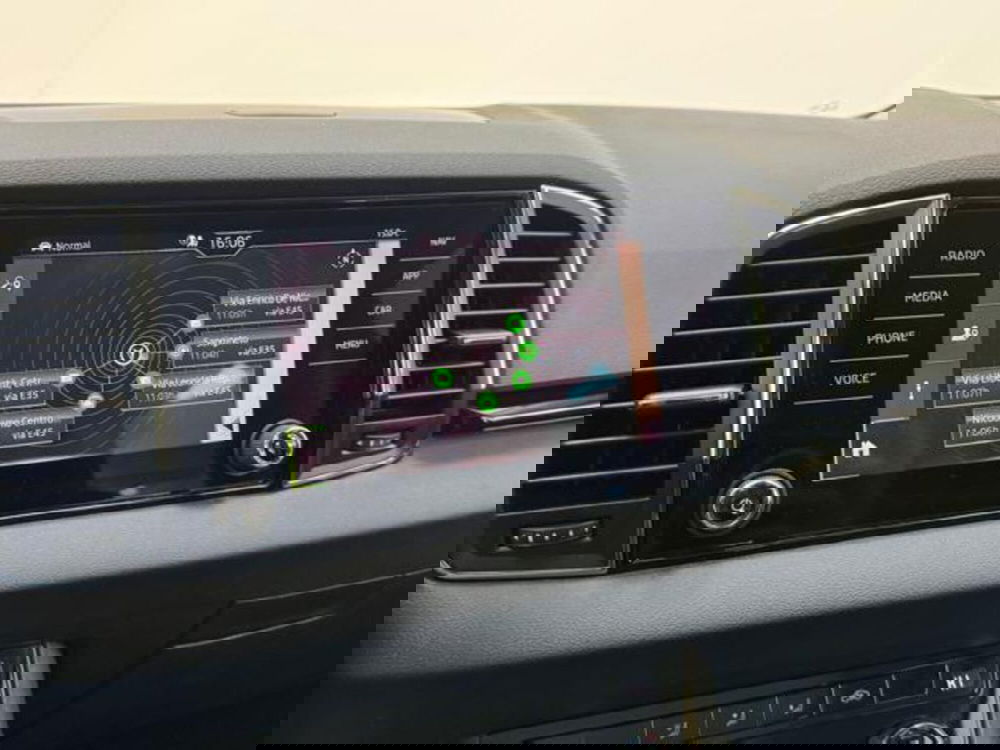 Skoda Karoq usata a Como (16)