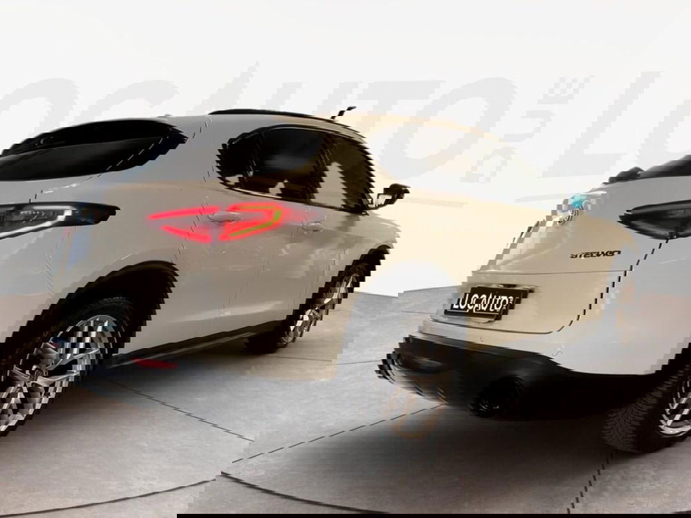 Alfa Romeo Stelvio usata a Torino (4)