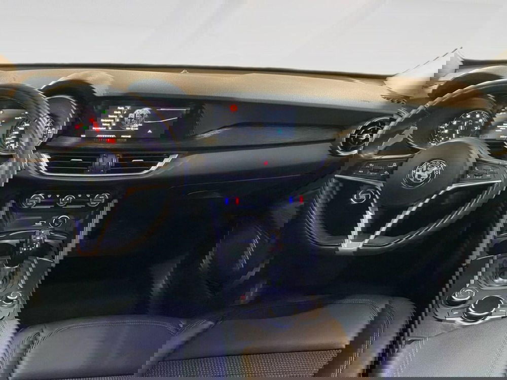 Alfa Romeo Stelvio usata a Torino (6)