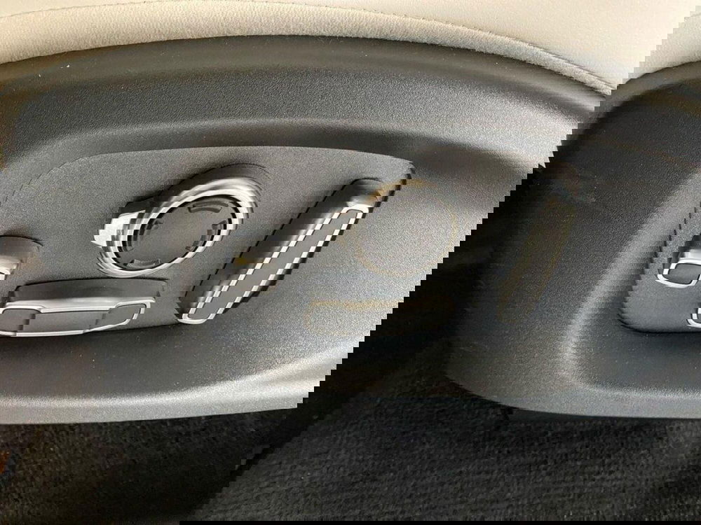 Jaguar E-Pace usata a Torino (14)