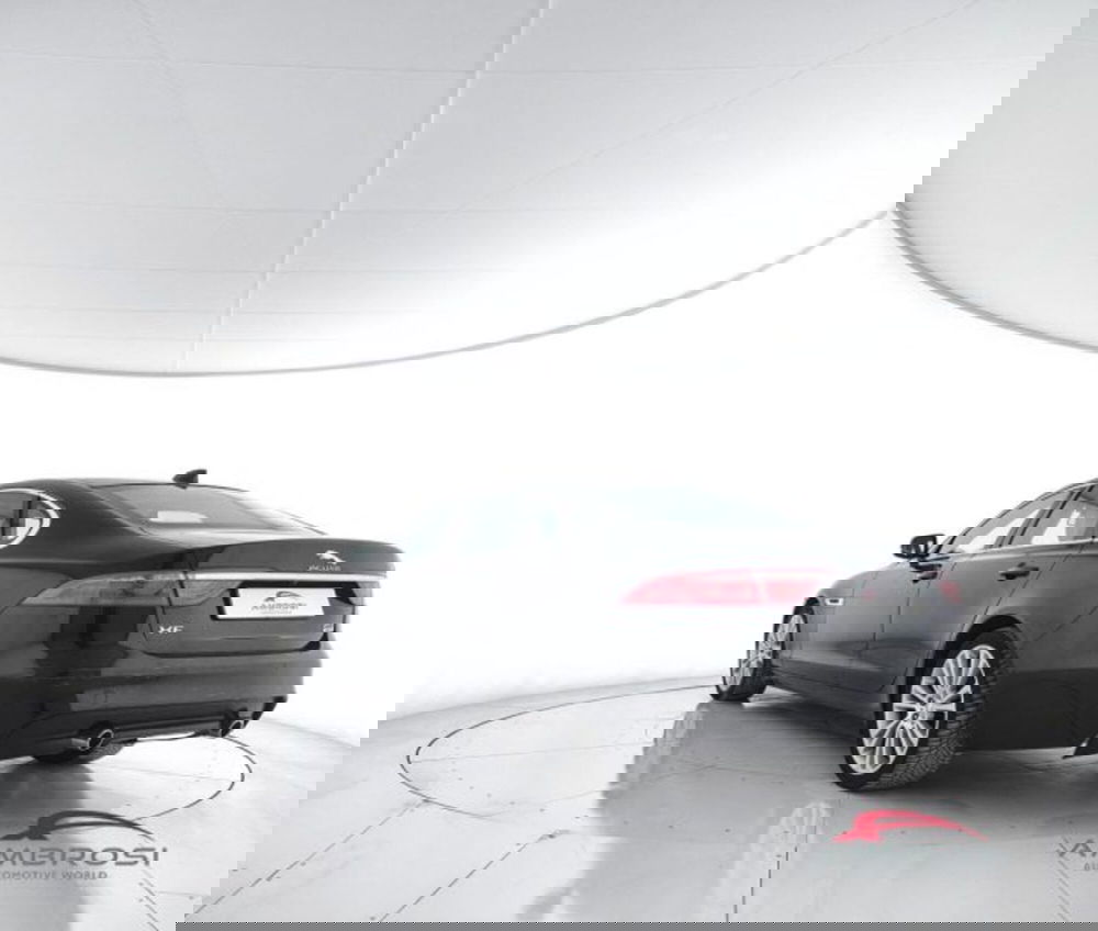 Jaguar XF usata a Perugia (4)