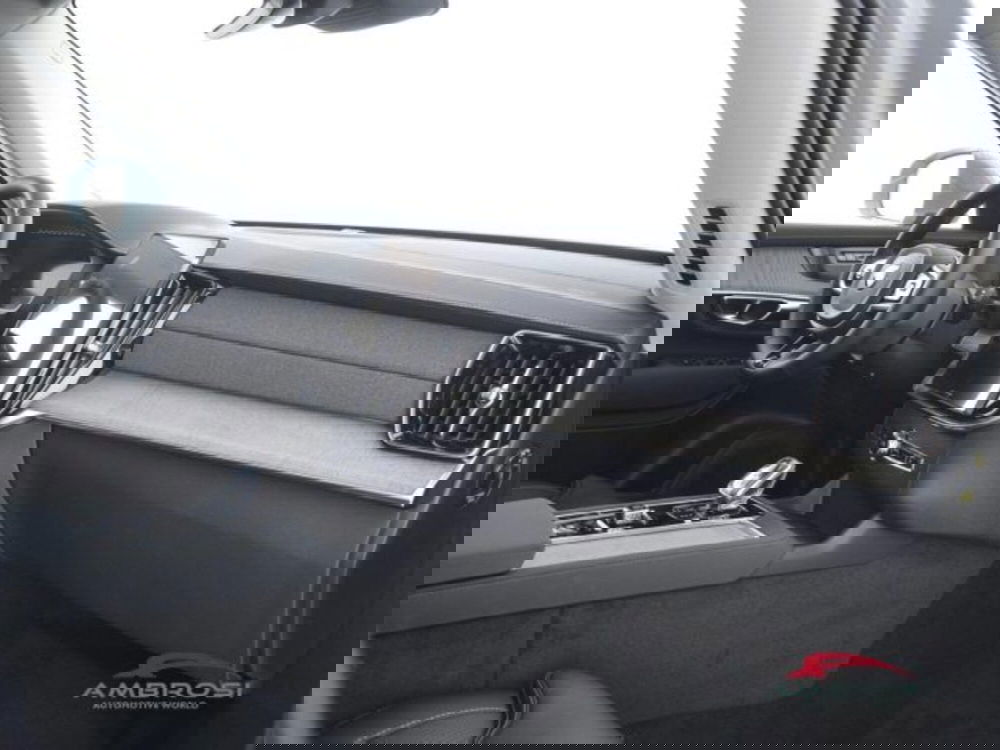 Volvo XC90 nuova a Perugia (13)