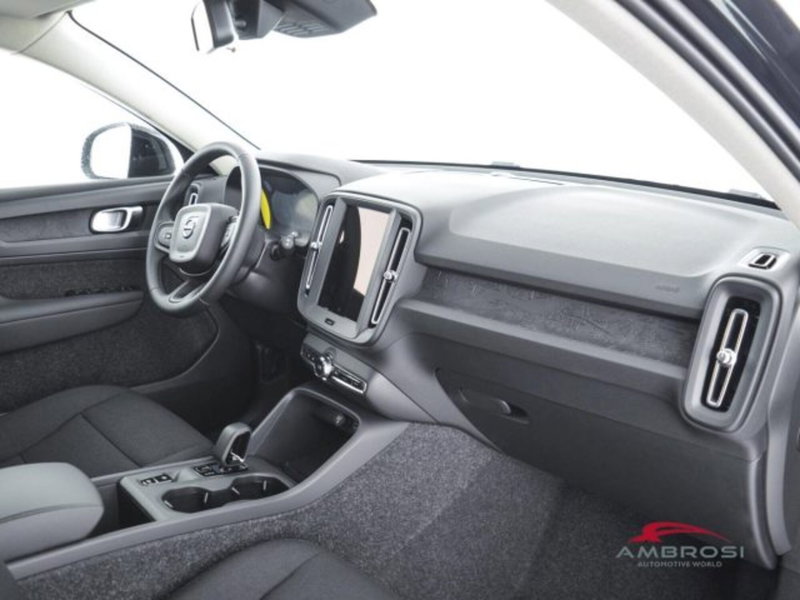 Volvo XC40 nuova a Perugia (5)