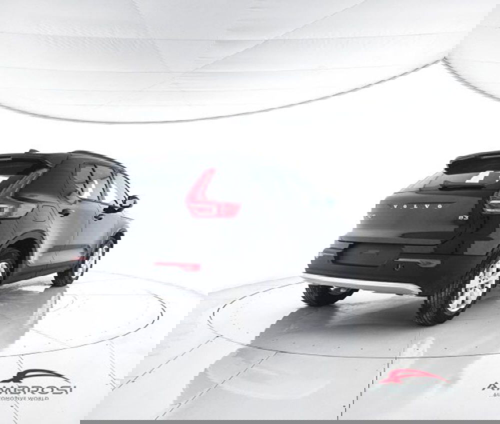 Volvo XC40 nuova a Perugia (3)