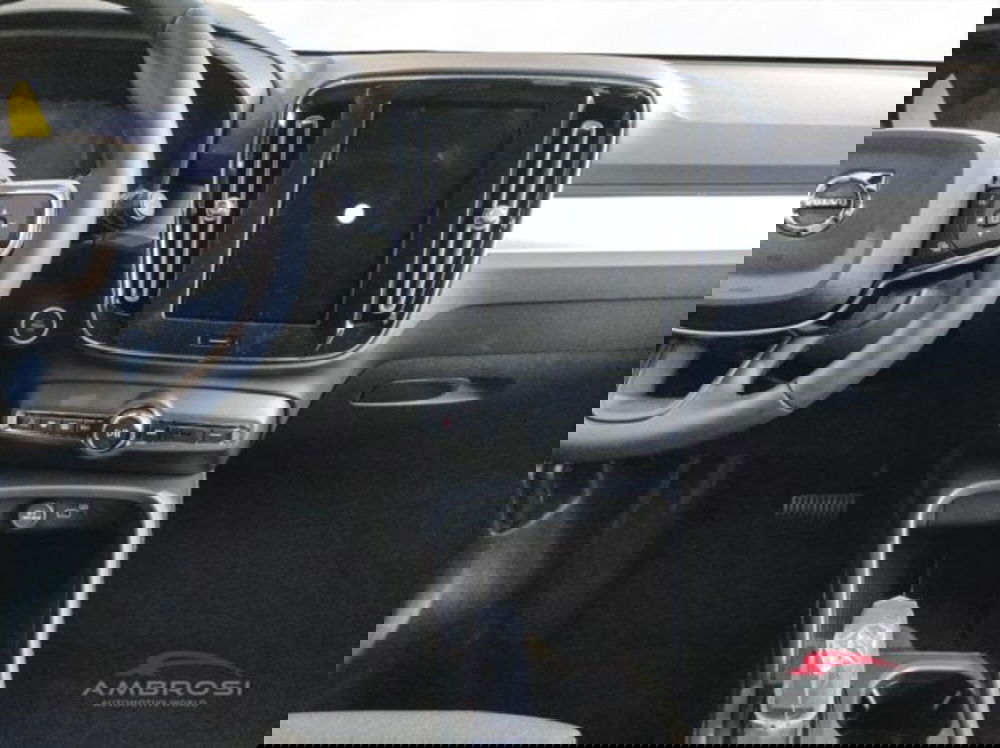 Volvo XC40 nuova a Perugia (12)
