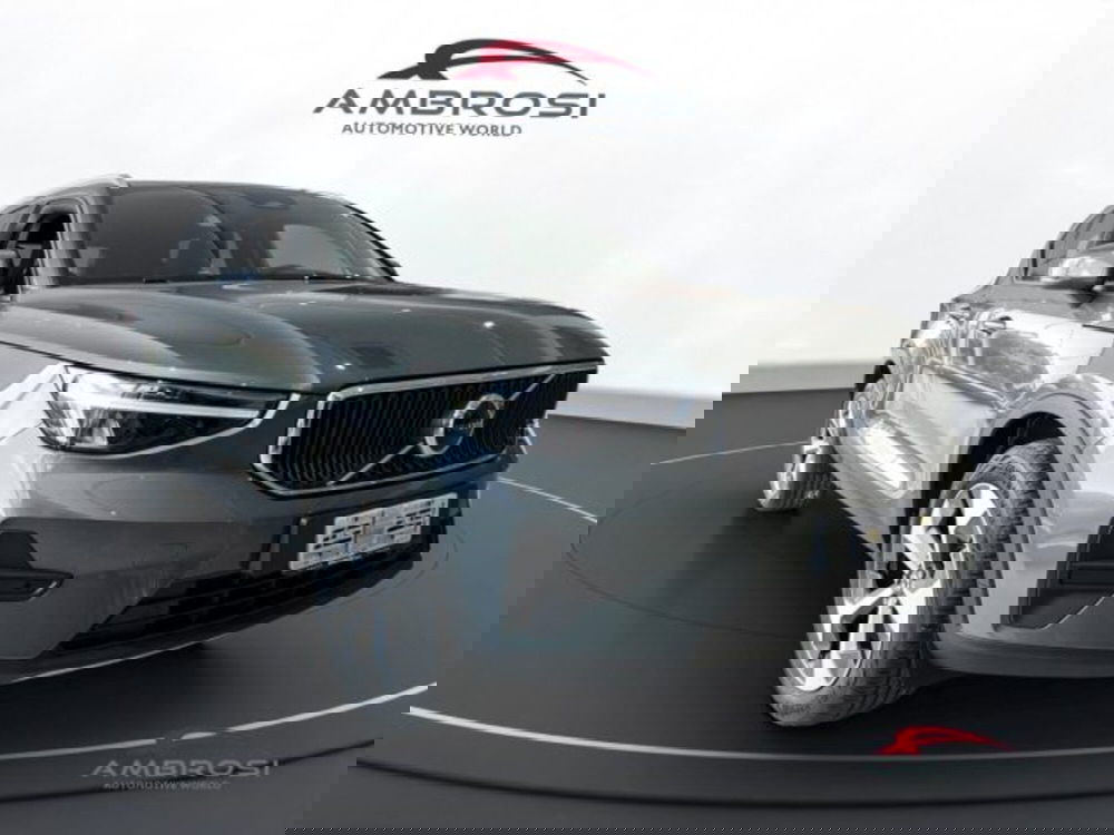 Volvo XC40 nuova a Perugia (2)