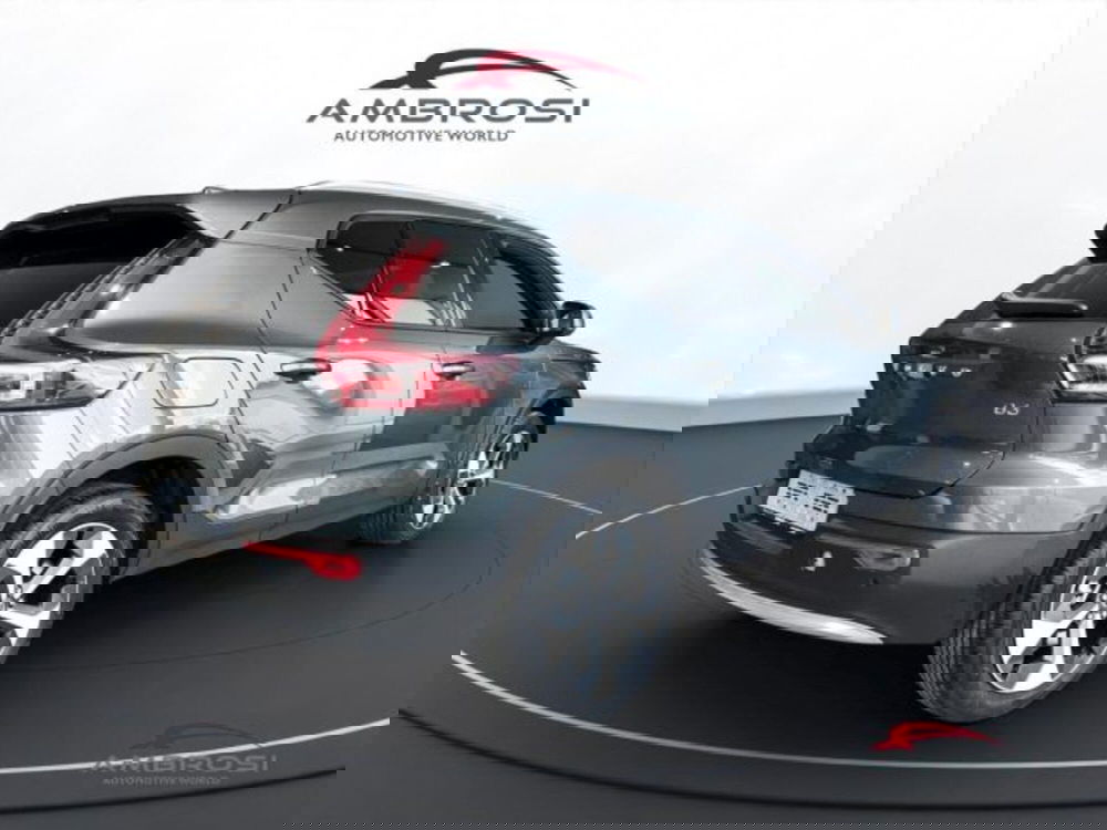 Volvo XC40 nuova a Perugia (3)