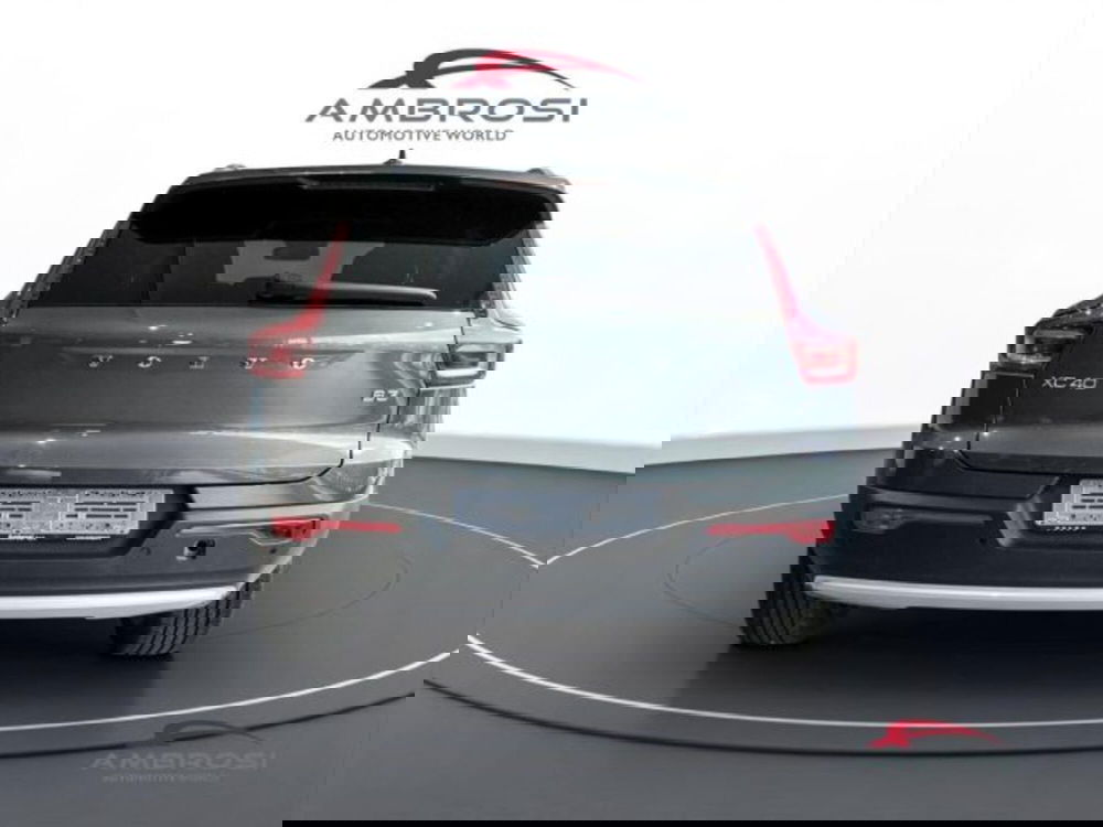 Volvo XC40 nuova a Perugia (7)