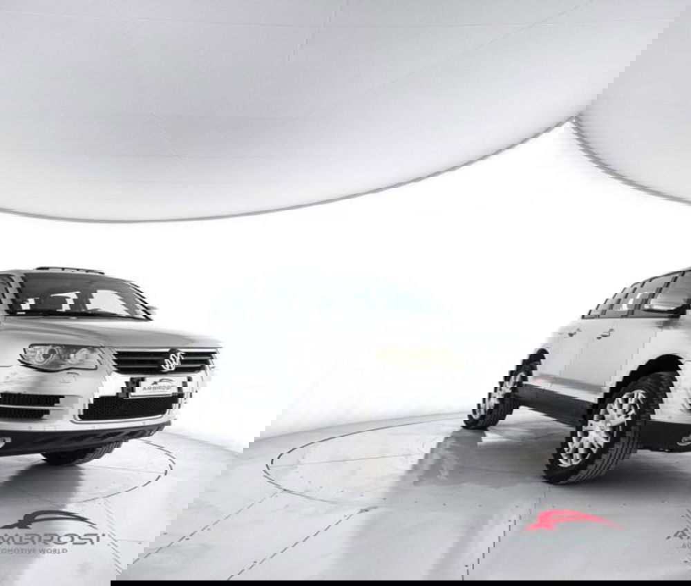 Volkswagen Touareg usata a Perugia (2)