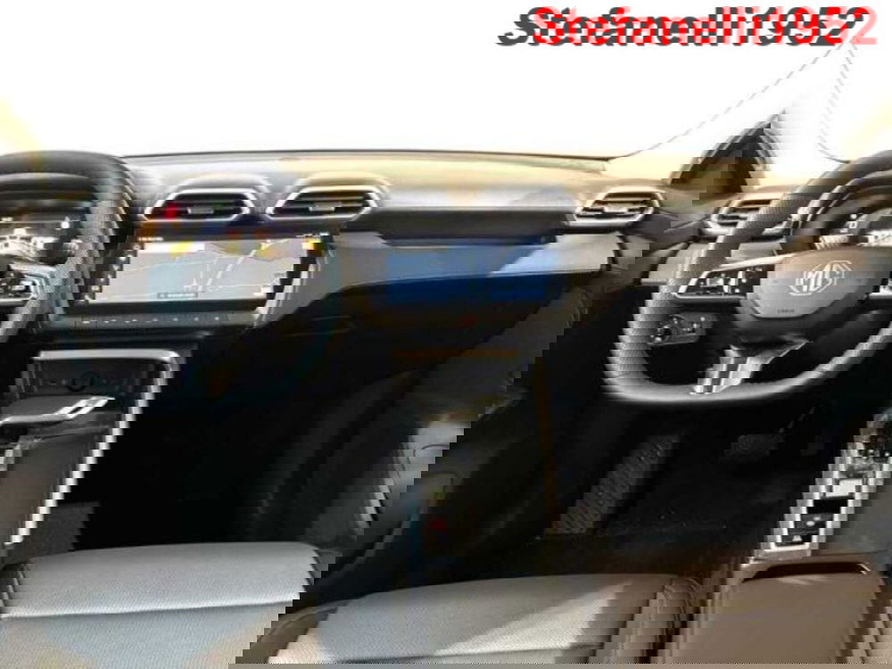 Mg ZS EV nuova a Bologna (13)