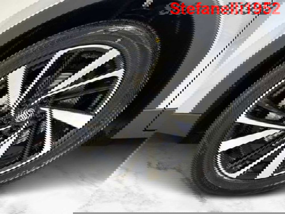 Mg ZS EV nuova a Bologna (8)